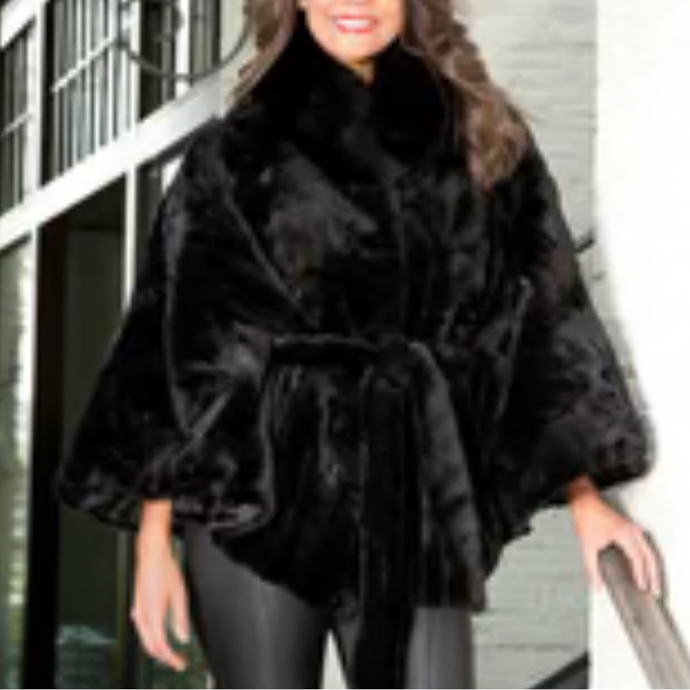 Elegant Black Faux Fur Cape